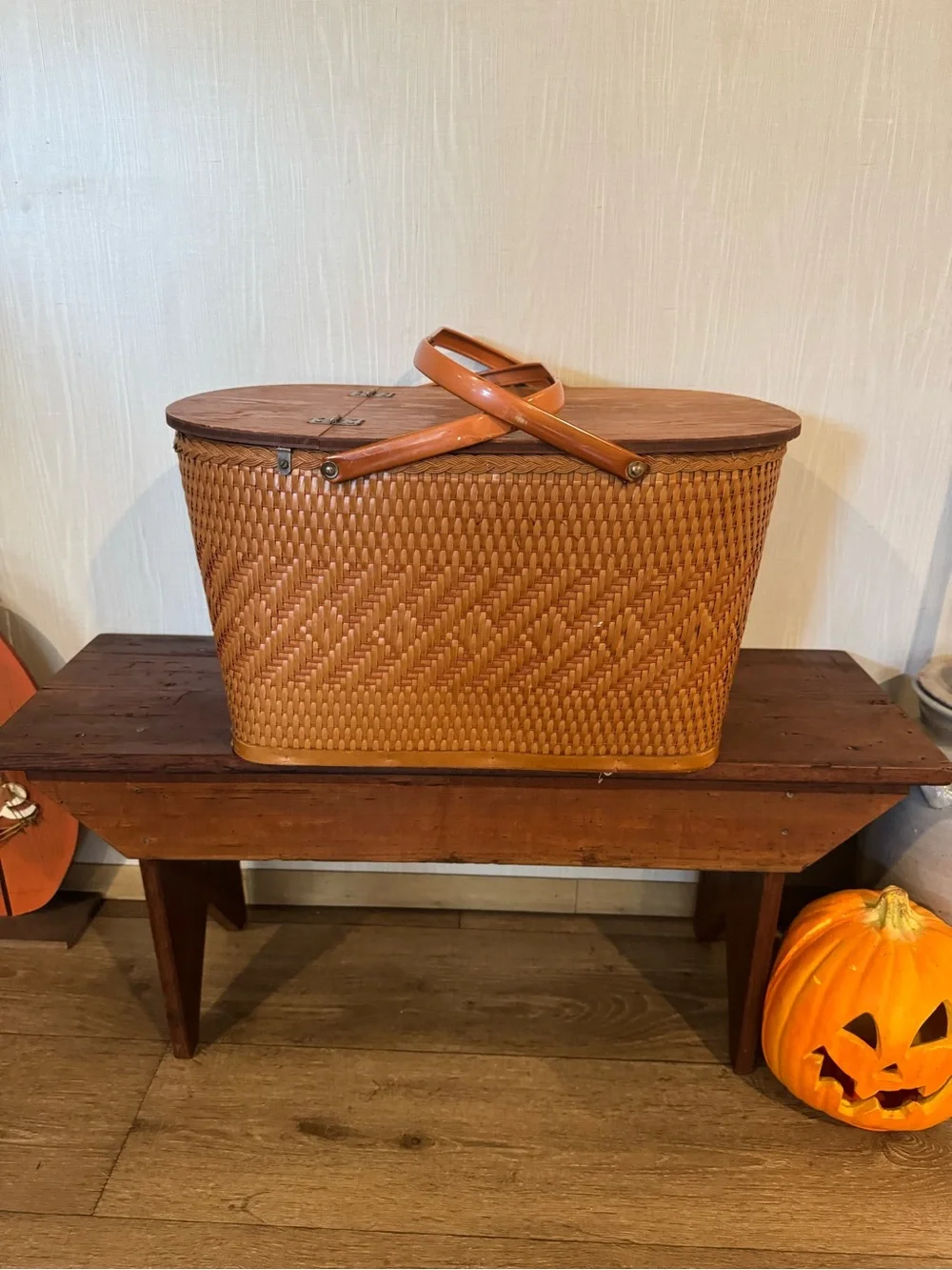 Vintage 1940s-1950s Redmon Woven Picnic Basket with Lid - Brown